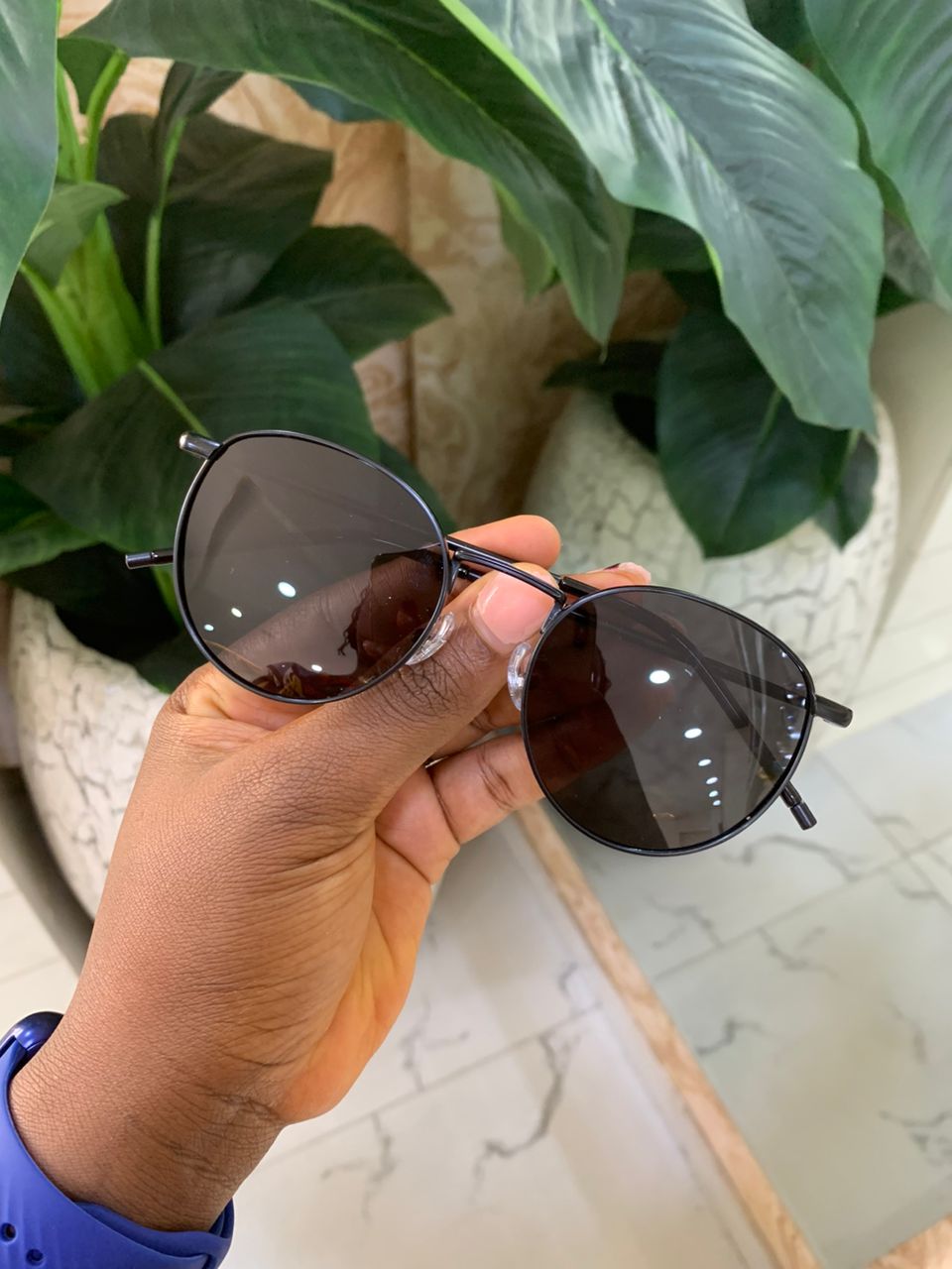 FLOWER UNISEX ROUND SHADE