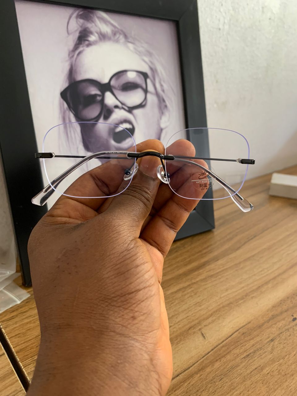 MARK UNISEX RIMLESS NERD