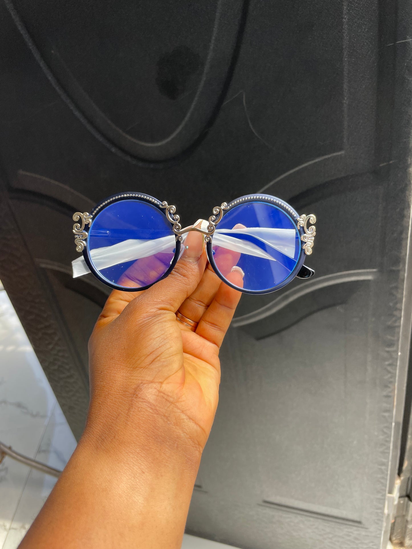 MAIDEN VINTAGE GLASSES