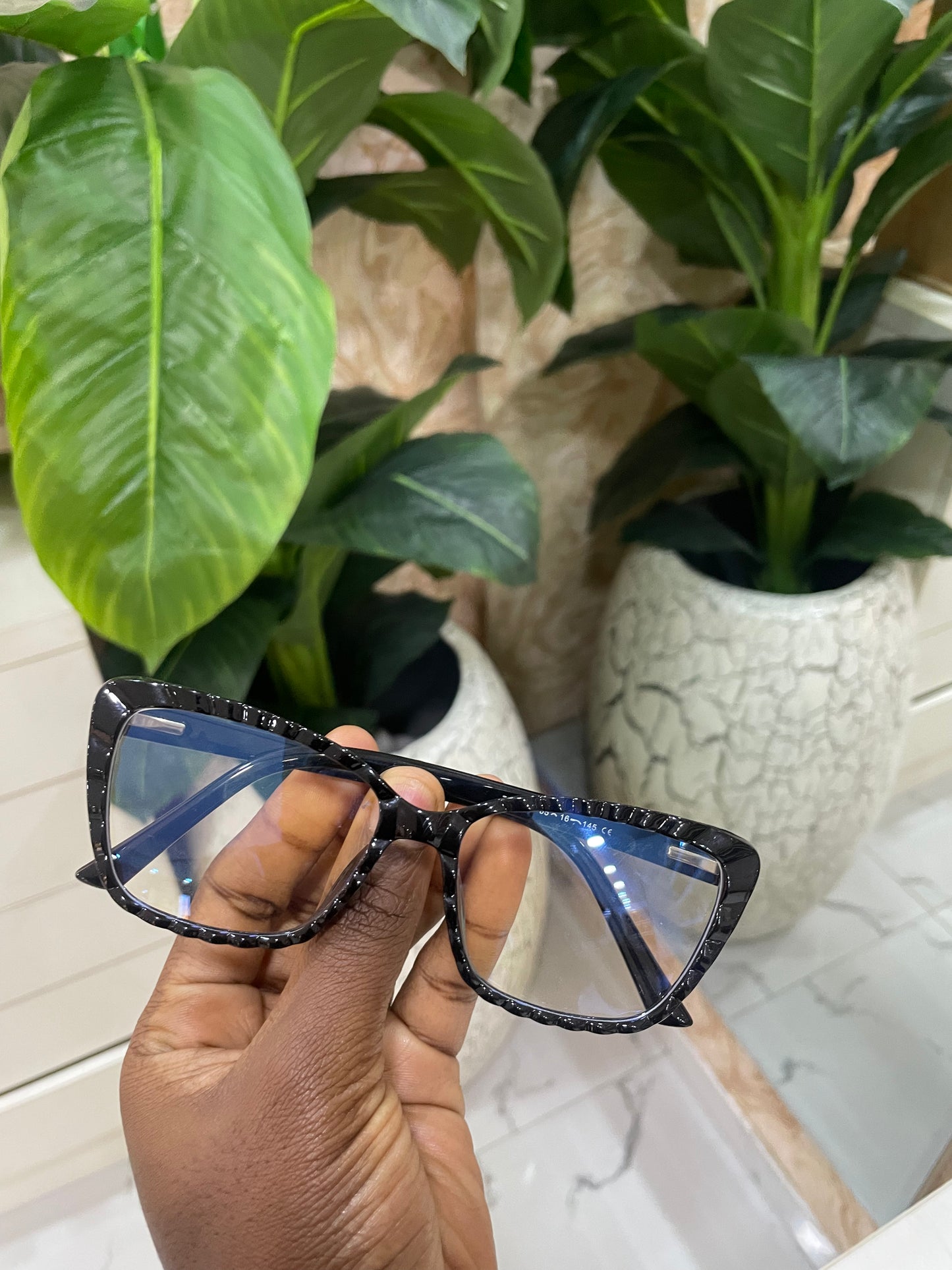 ELISE DIAMOND CUT NERD FRAME