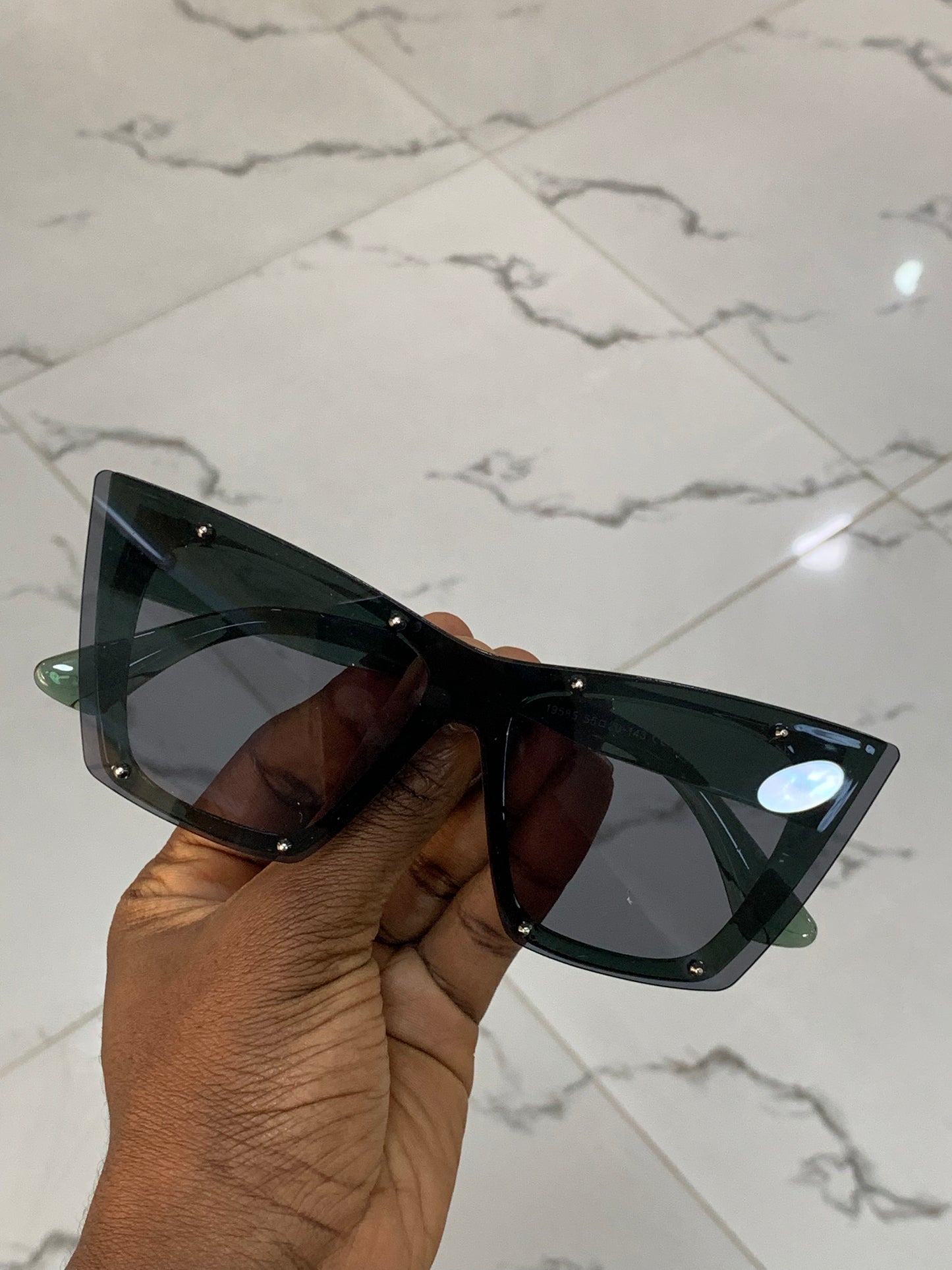 CHICHI STUDDED RIMLESS SHADE