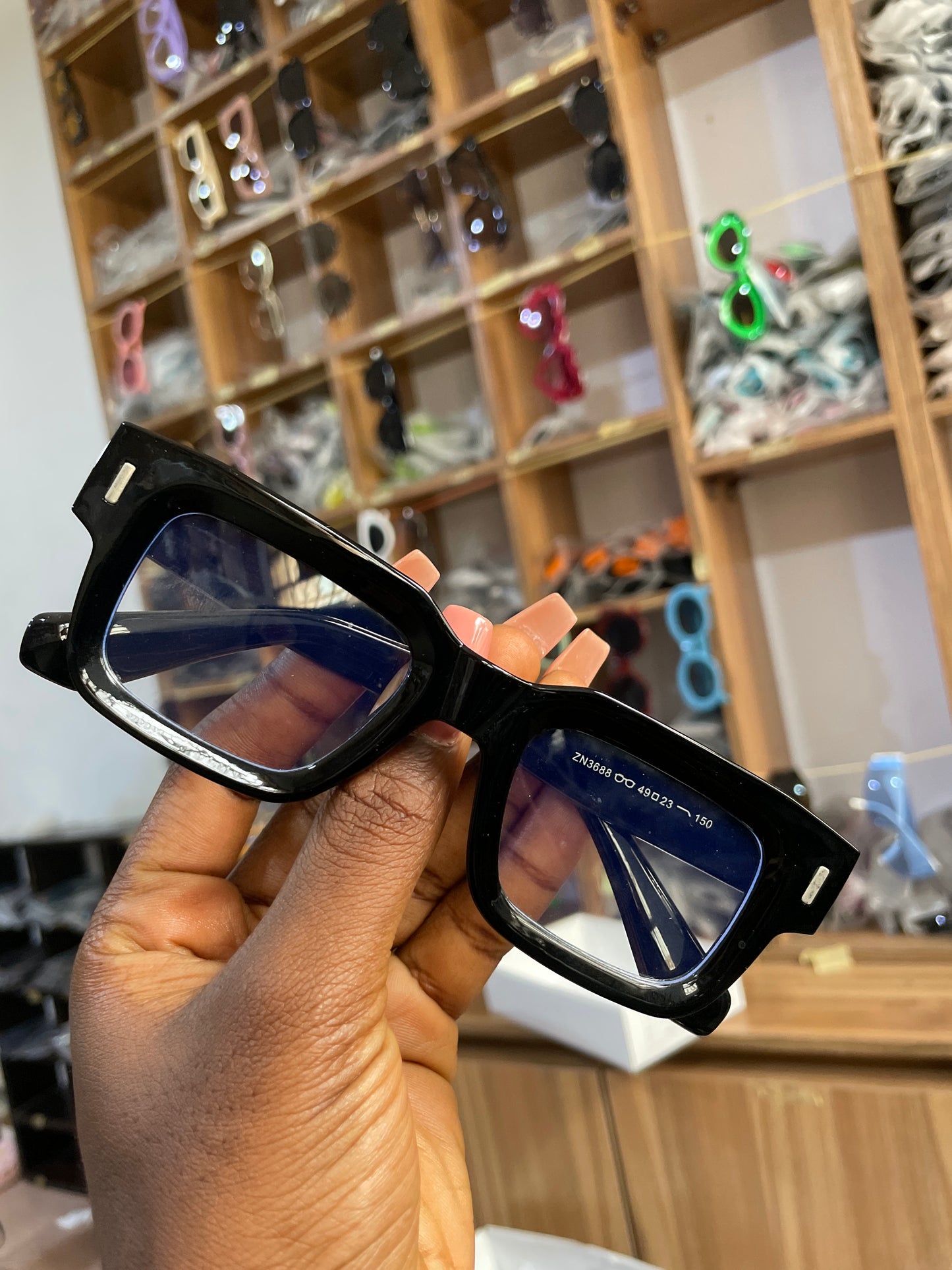 ACTION UNISEX SHADE