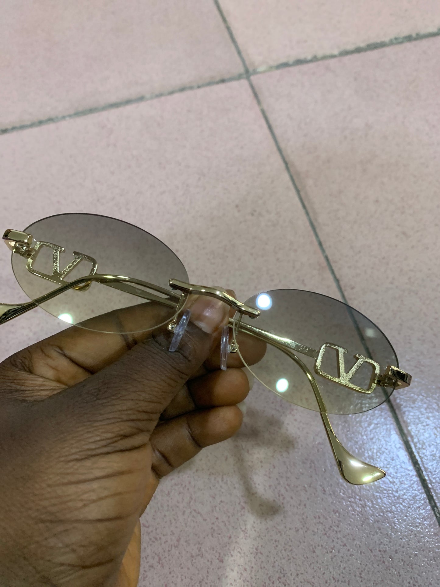 VICTORIA RIMLESS SUNGLASSES