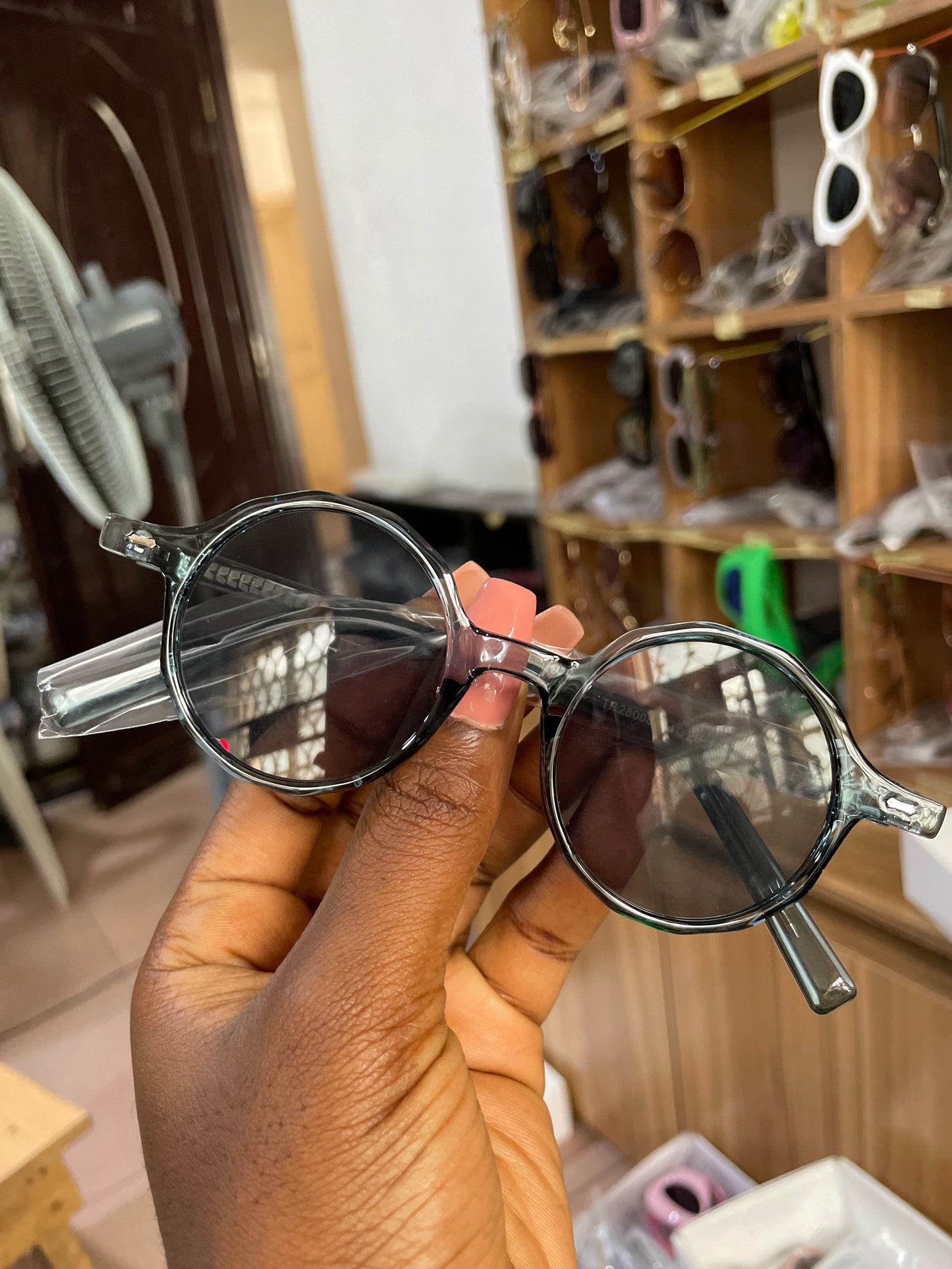 ROY UNISEX SHADE