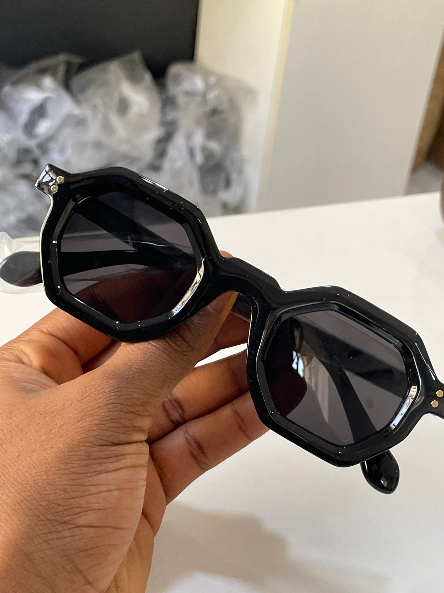 HOV 2 UNISEX SHADE AND NERD