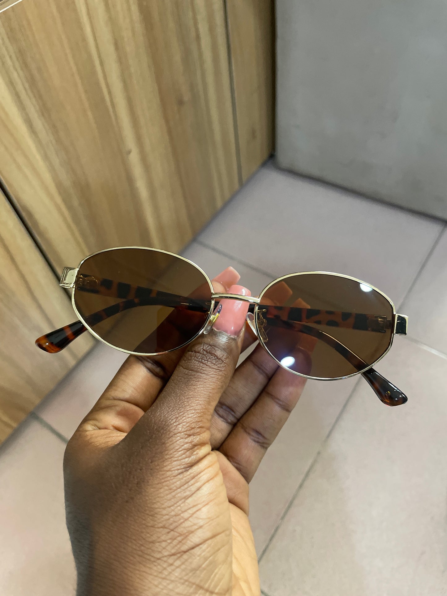 DION SEMI ROUND SHADES