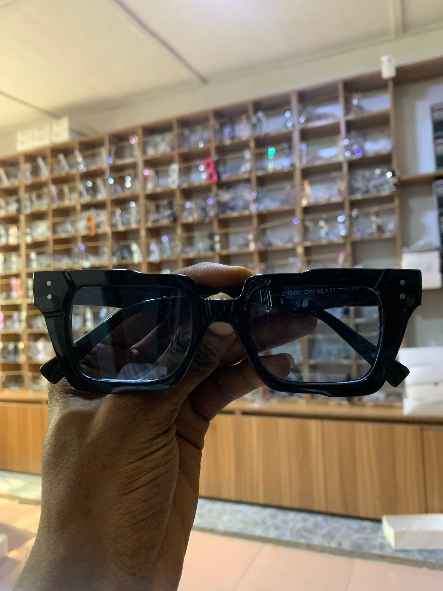 AMAYA UNISEX NERD AND SHADE