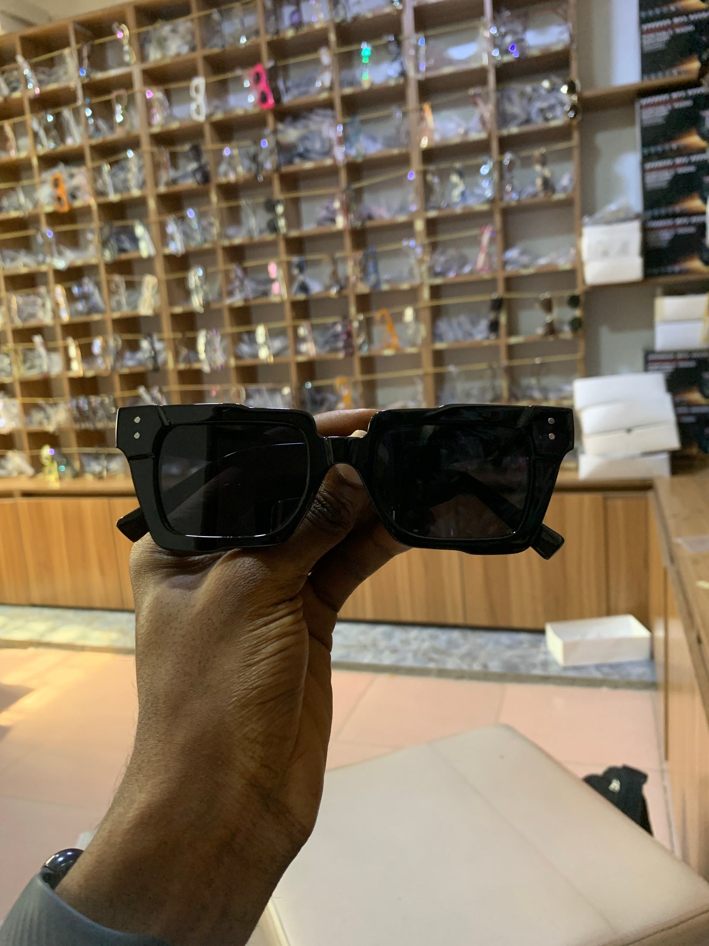 AMAYA UNISEX NERD AND SHADE