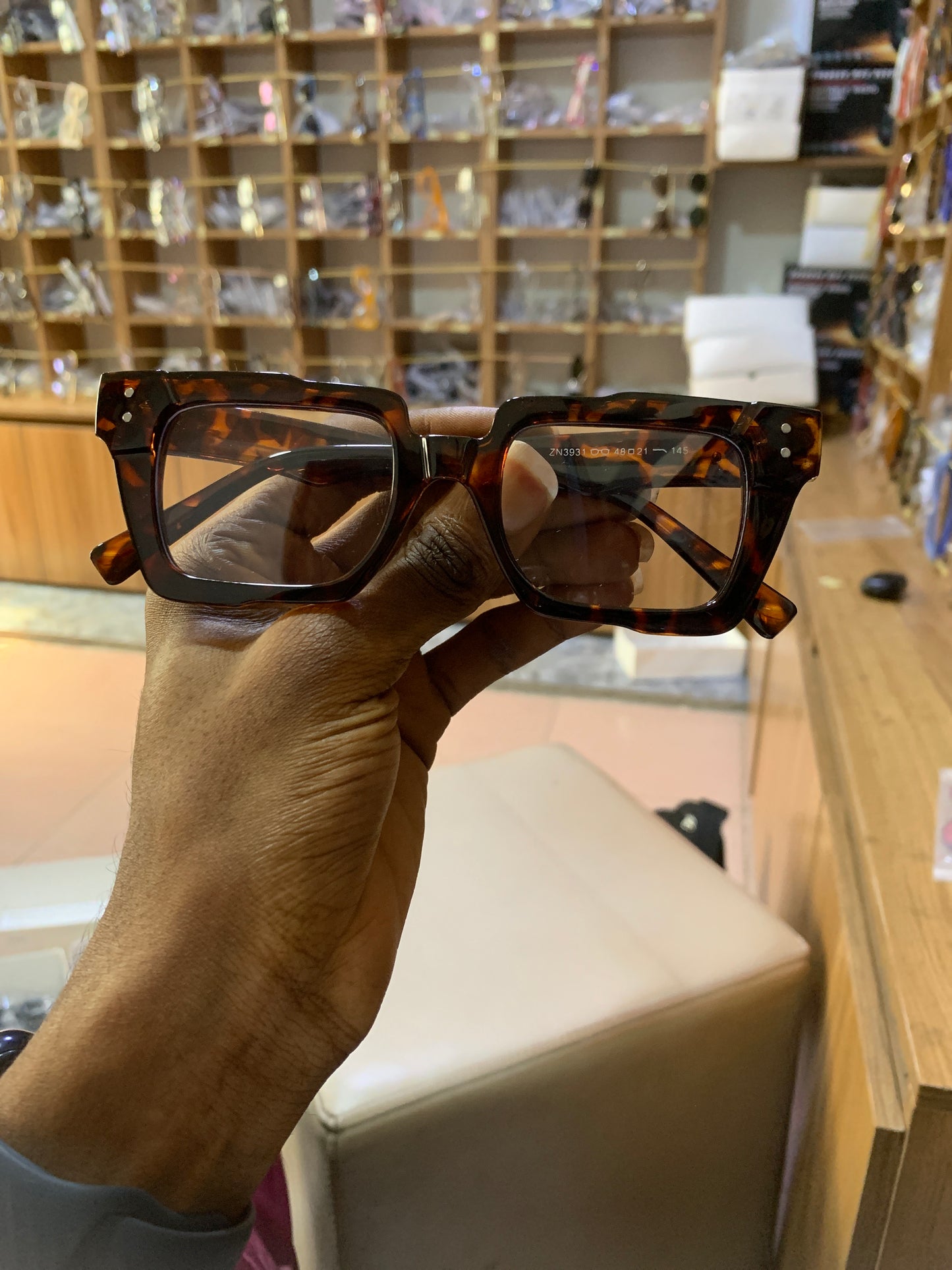 AMAYA UNISEX NERD AND SHADE