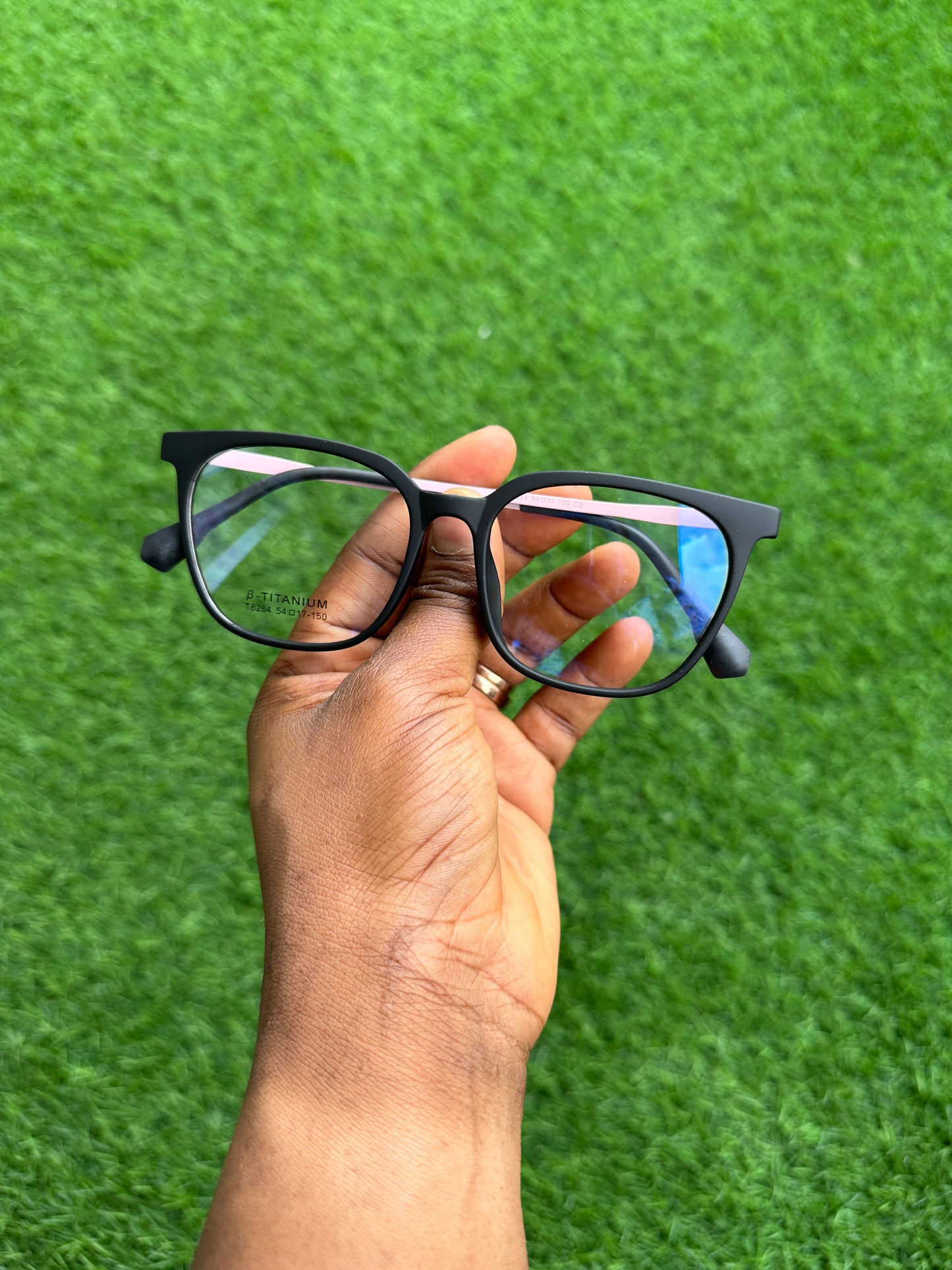 APRIL UNISEX TITANIUM FRAME