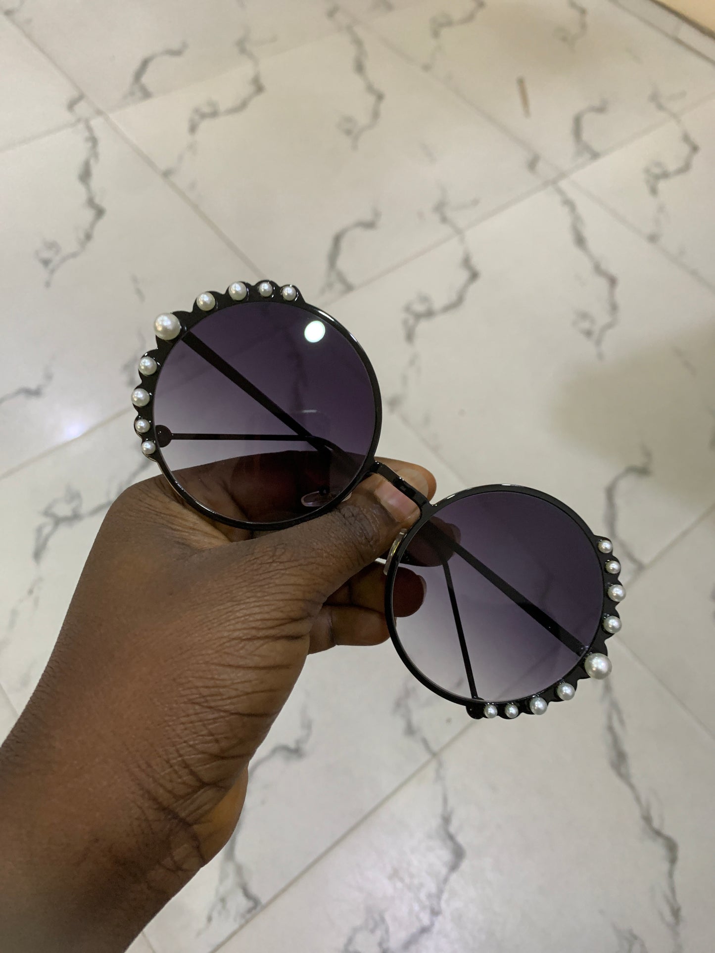 PEARL ROUND SUNGLASSES