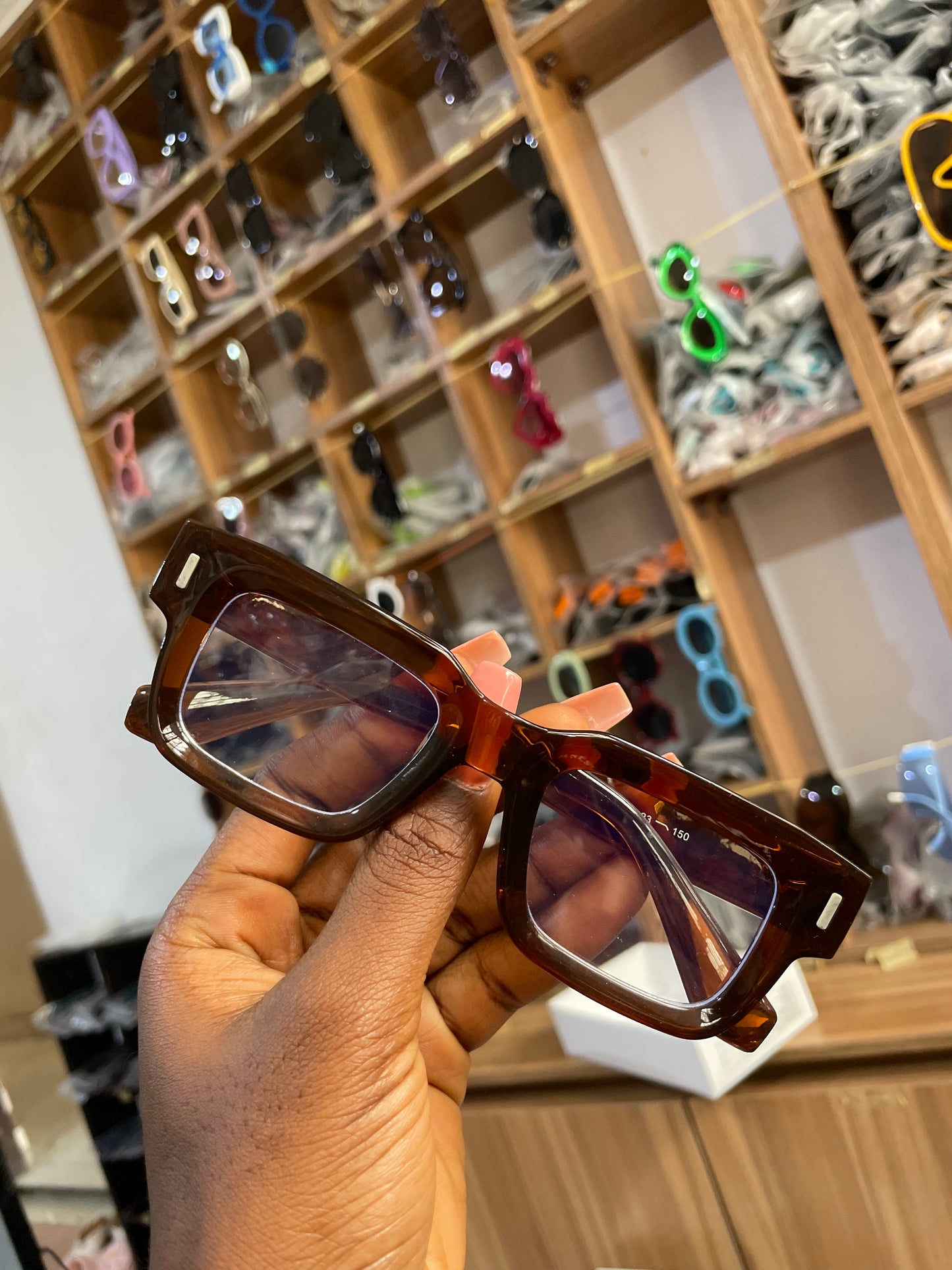 ACTION UNISEX SHADE