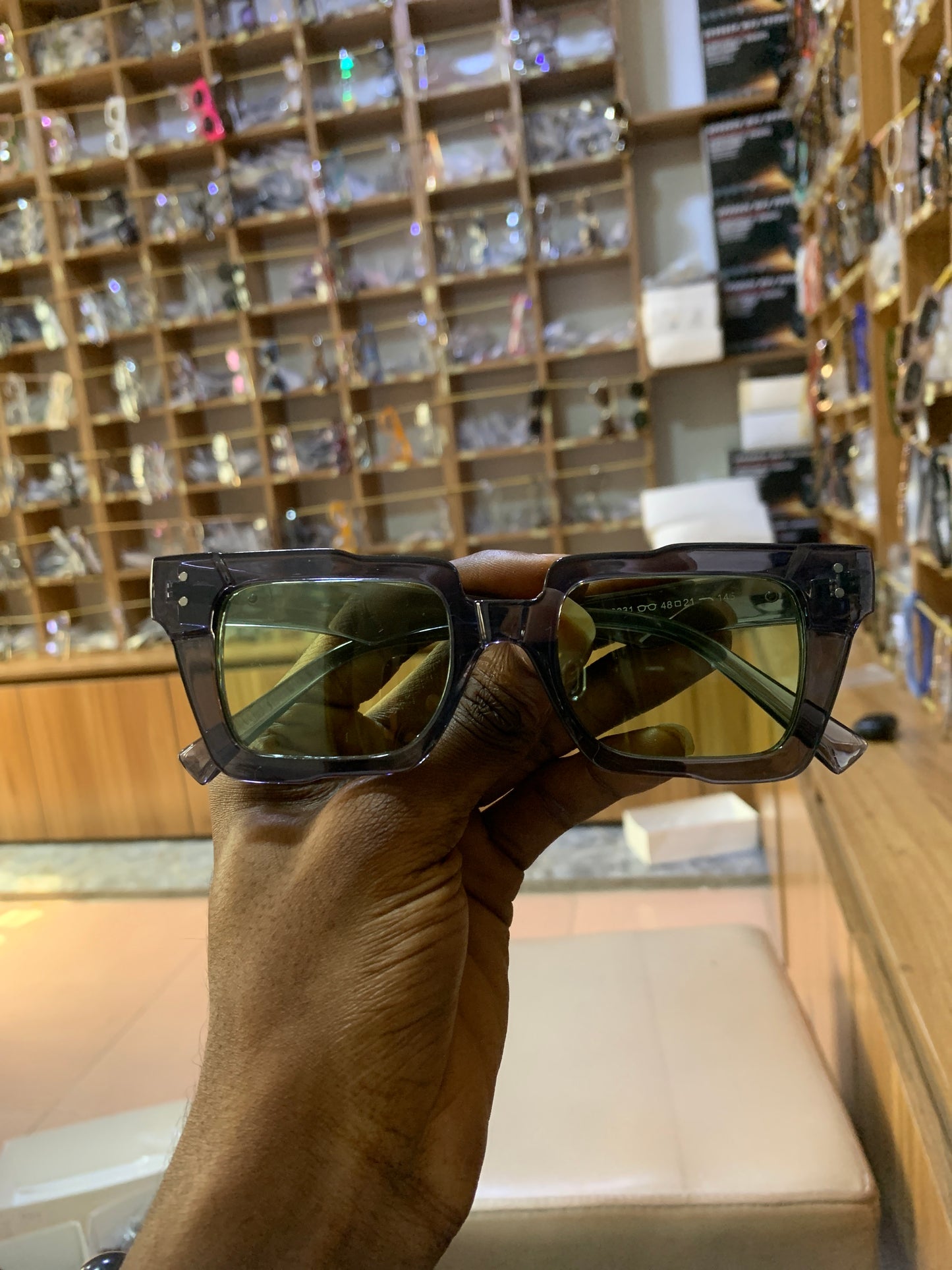 AMAYA UNISEX NERD AND SHADE