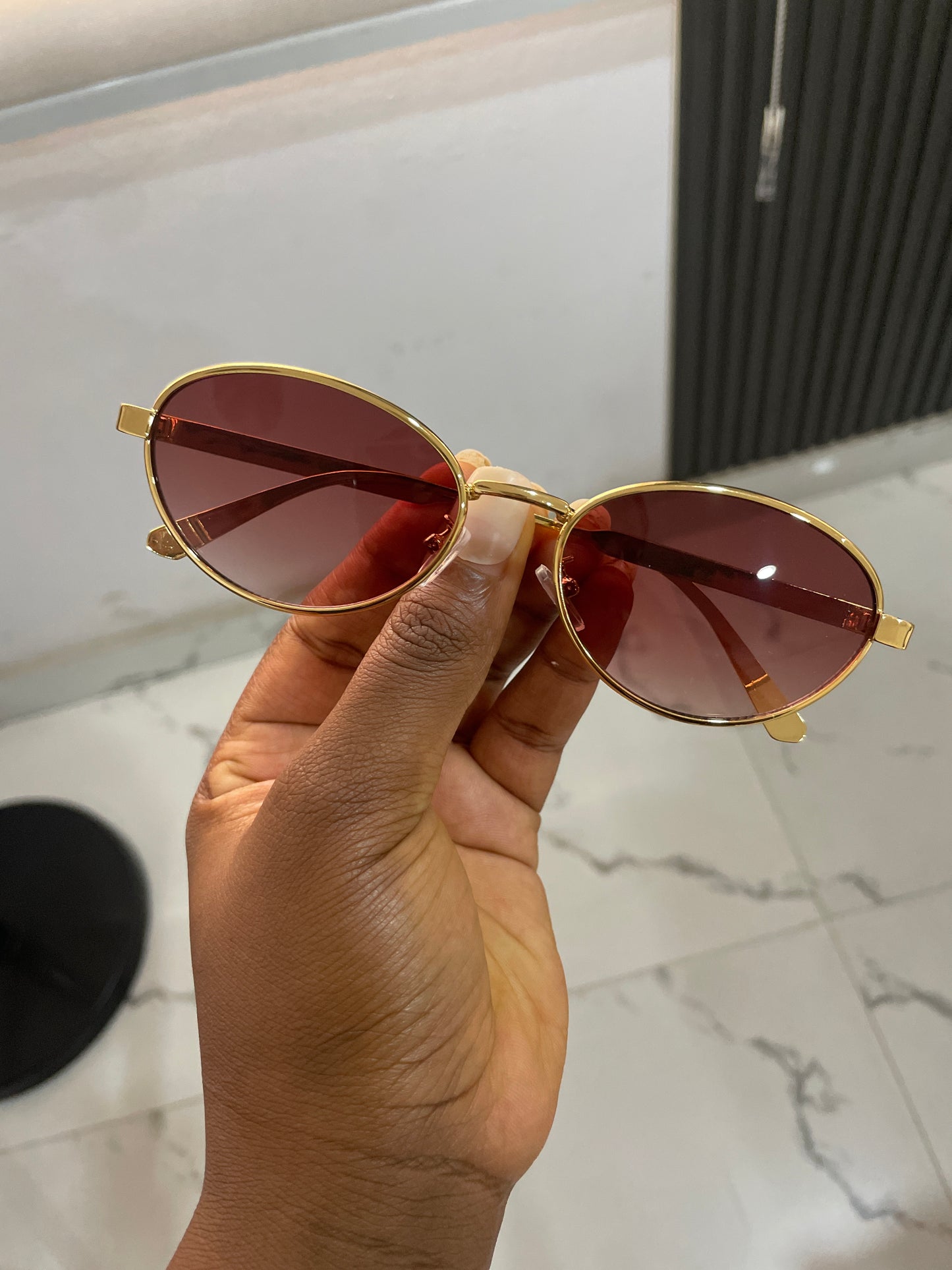 DAN 1 UNISEX ROUND SHADE