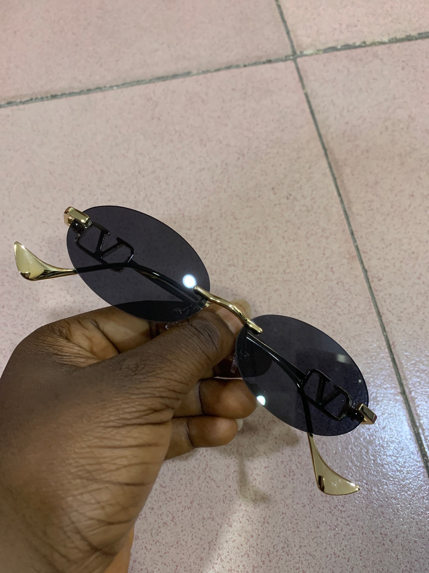 VICTORIA RIMLESS SUNGLASSES