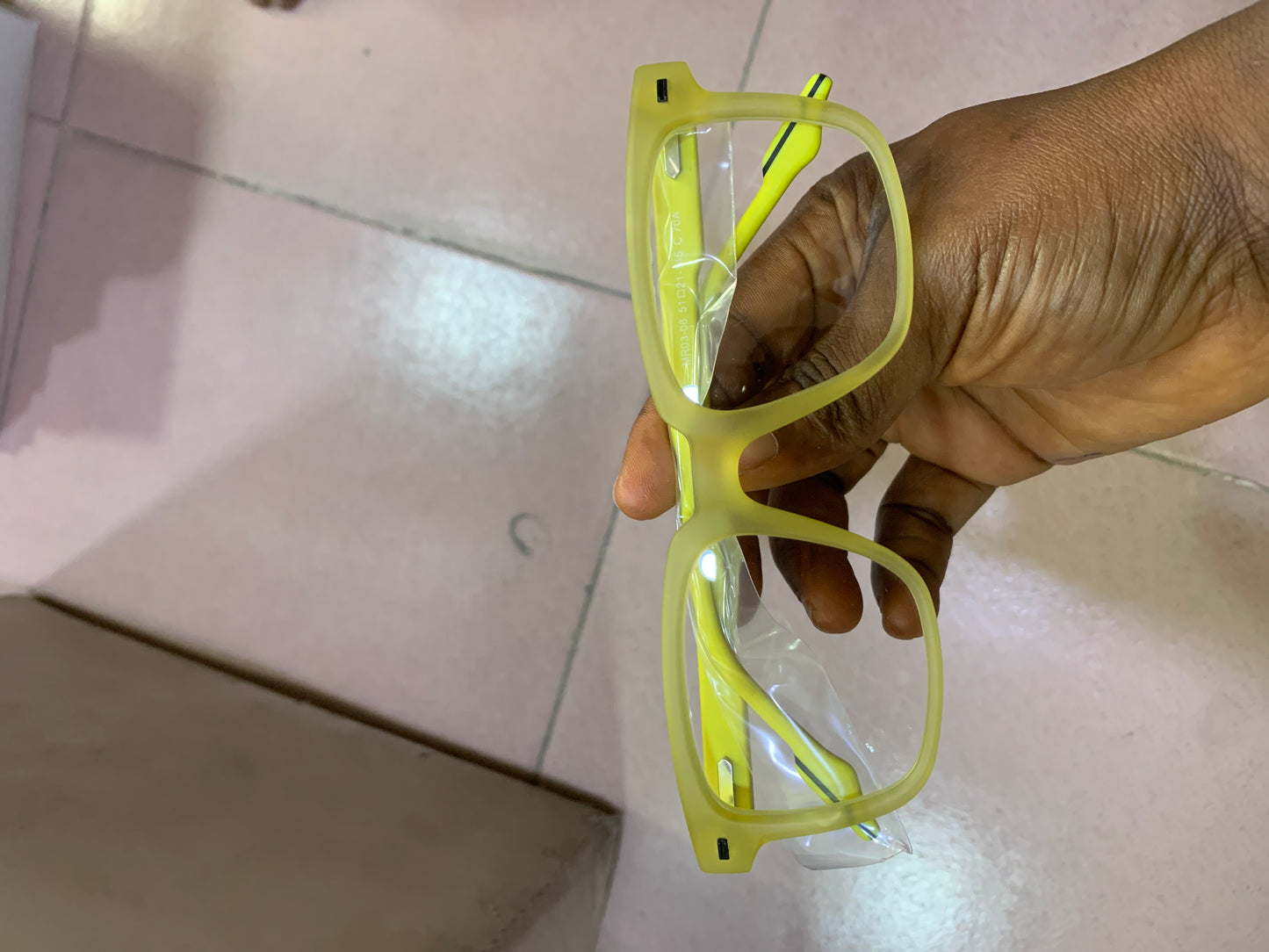 KELLY 2 FROSTED ACETATE