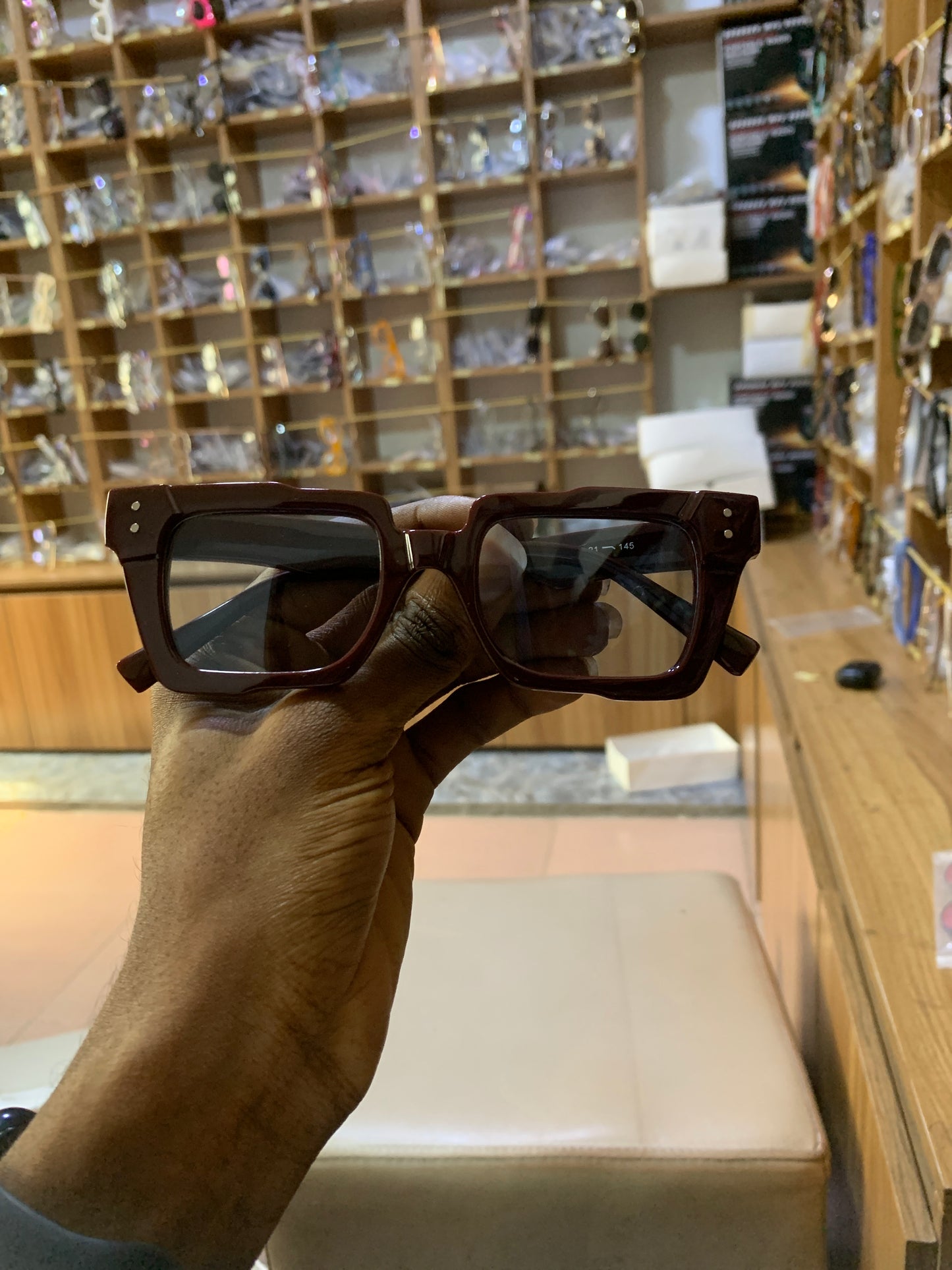 AMAYA UNISEX NERD AND SHADE