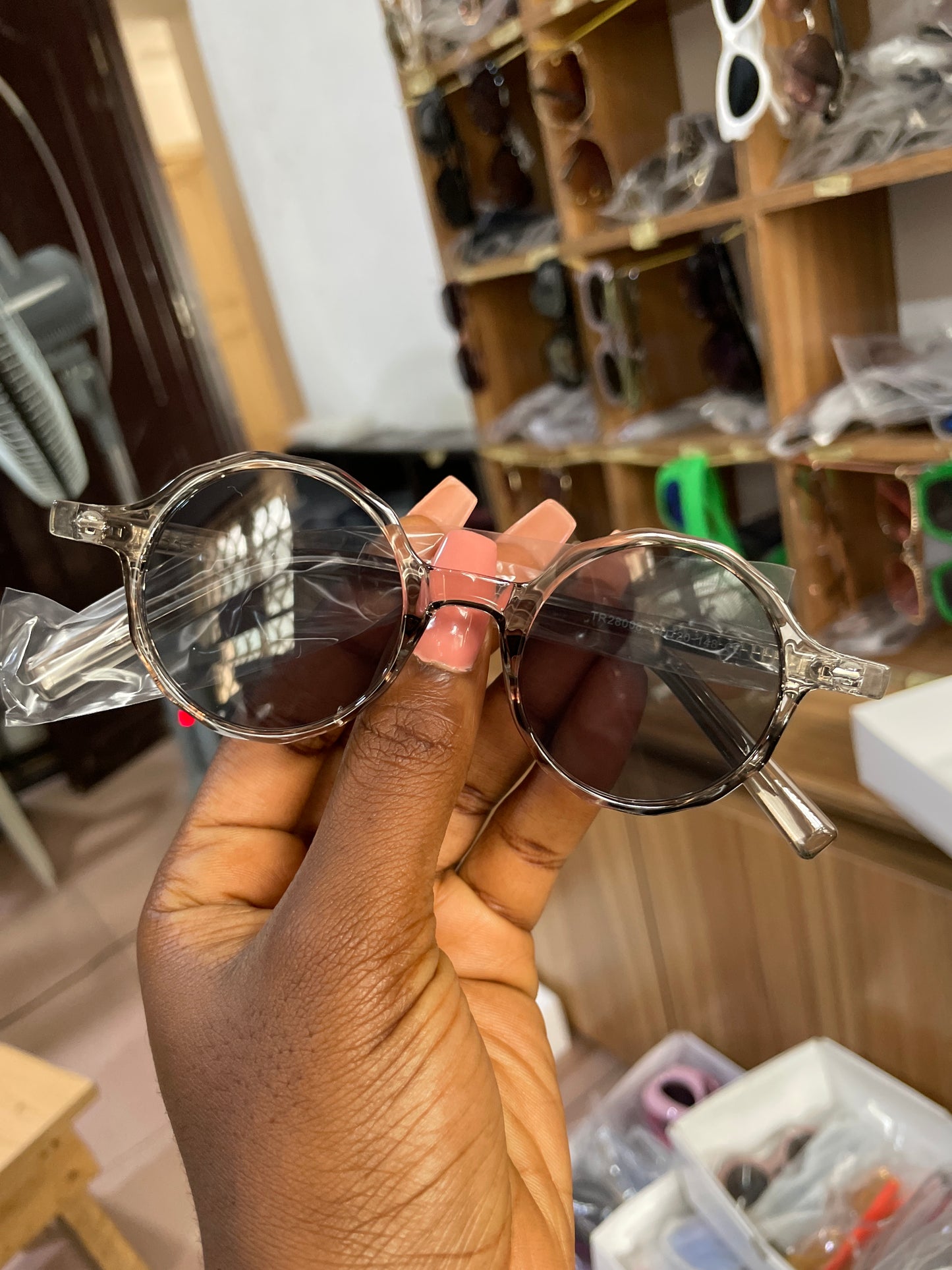 ROY UNISEX SHADE