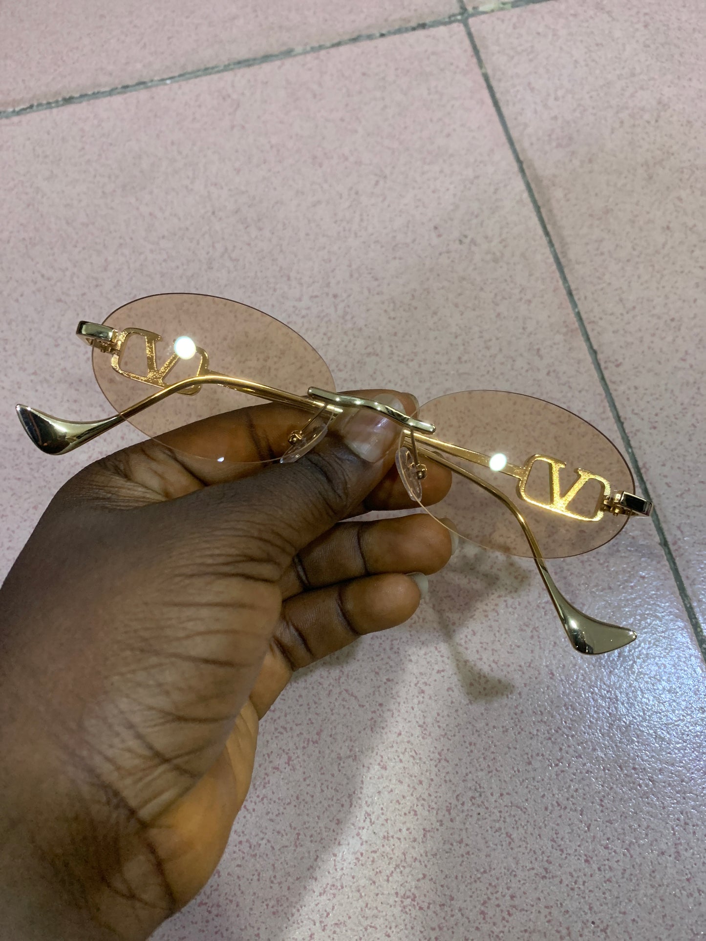 VICTORIA RIMLESS SUNGLASSES