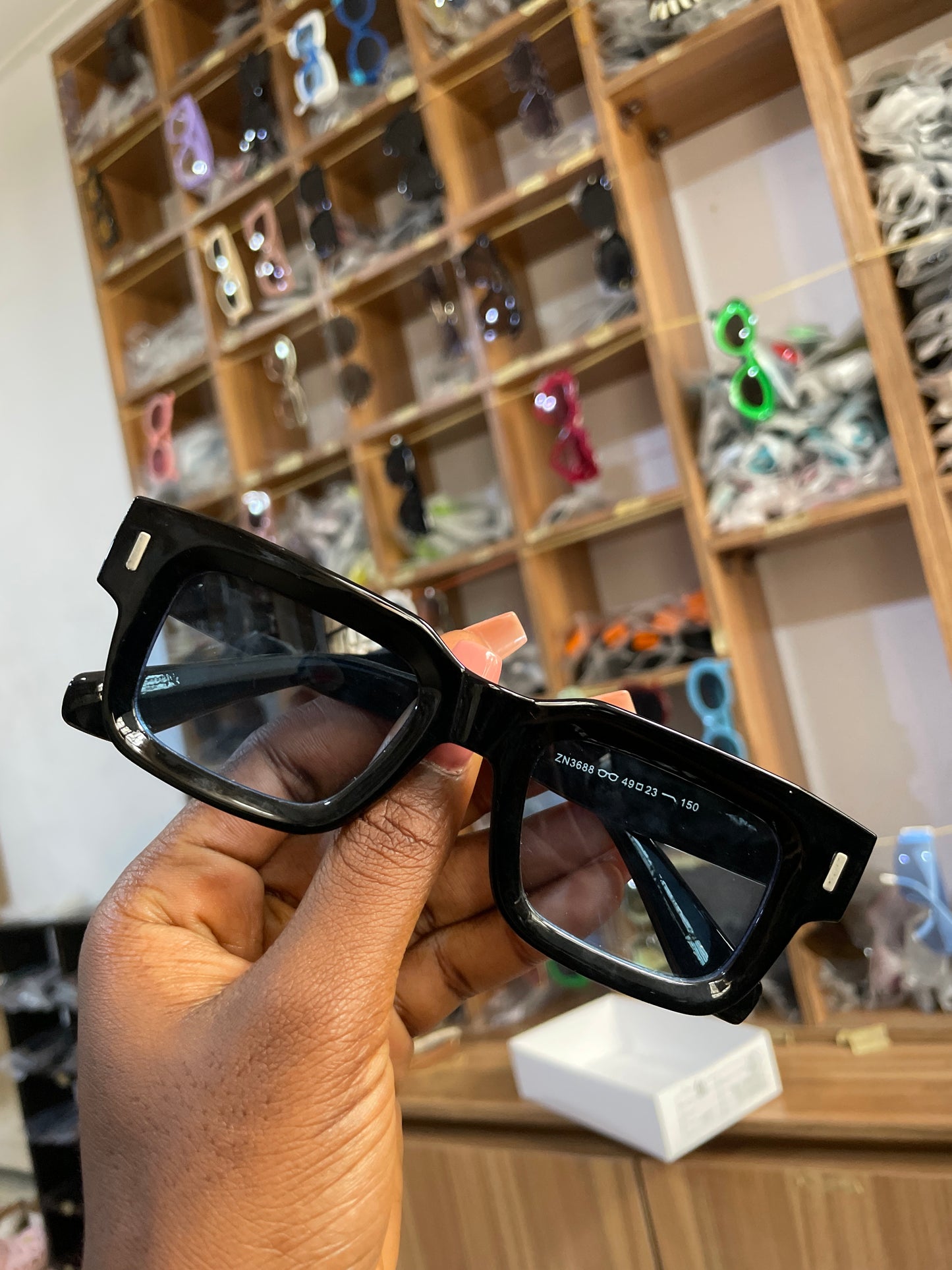 ACTION UNISEX SHADE