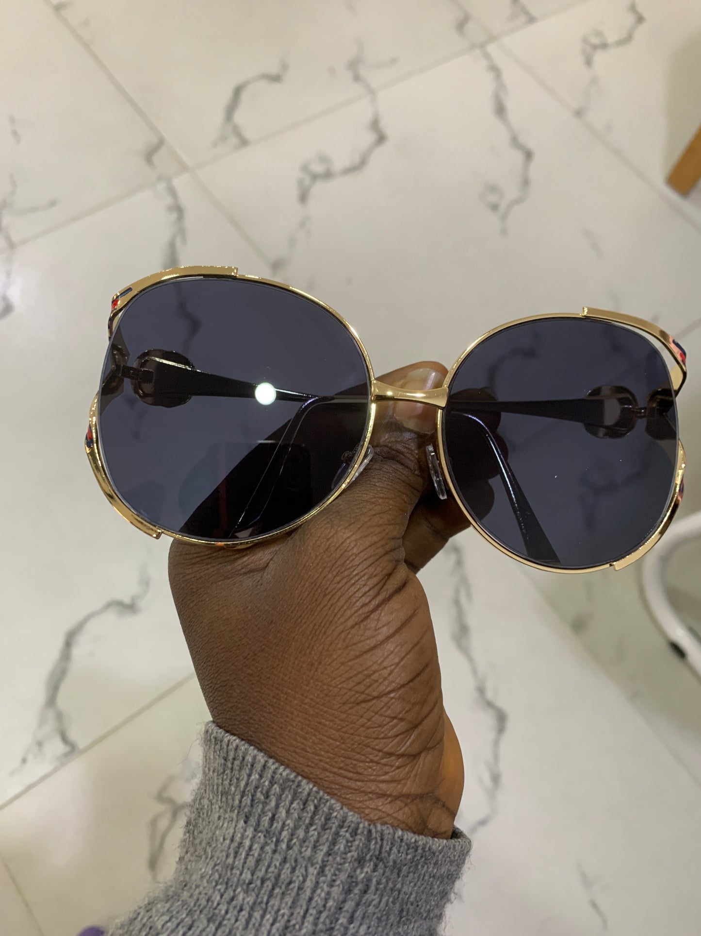 GUCCI ROUND SHADE