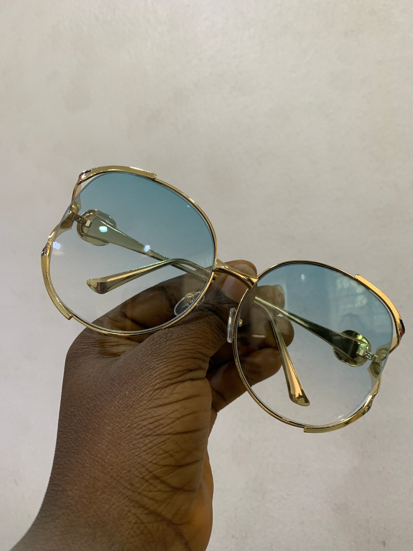 GUCCI ROUND SHADE