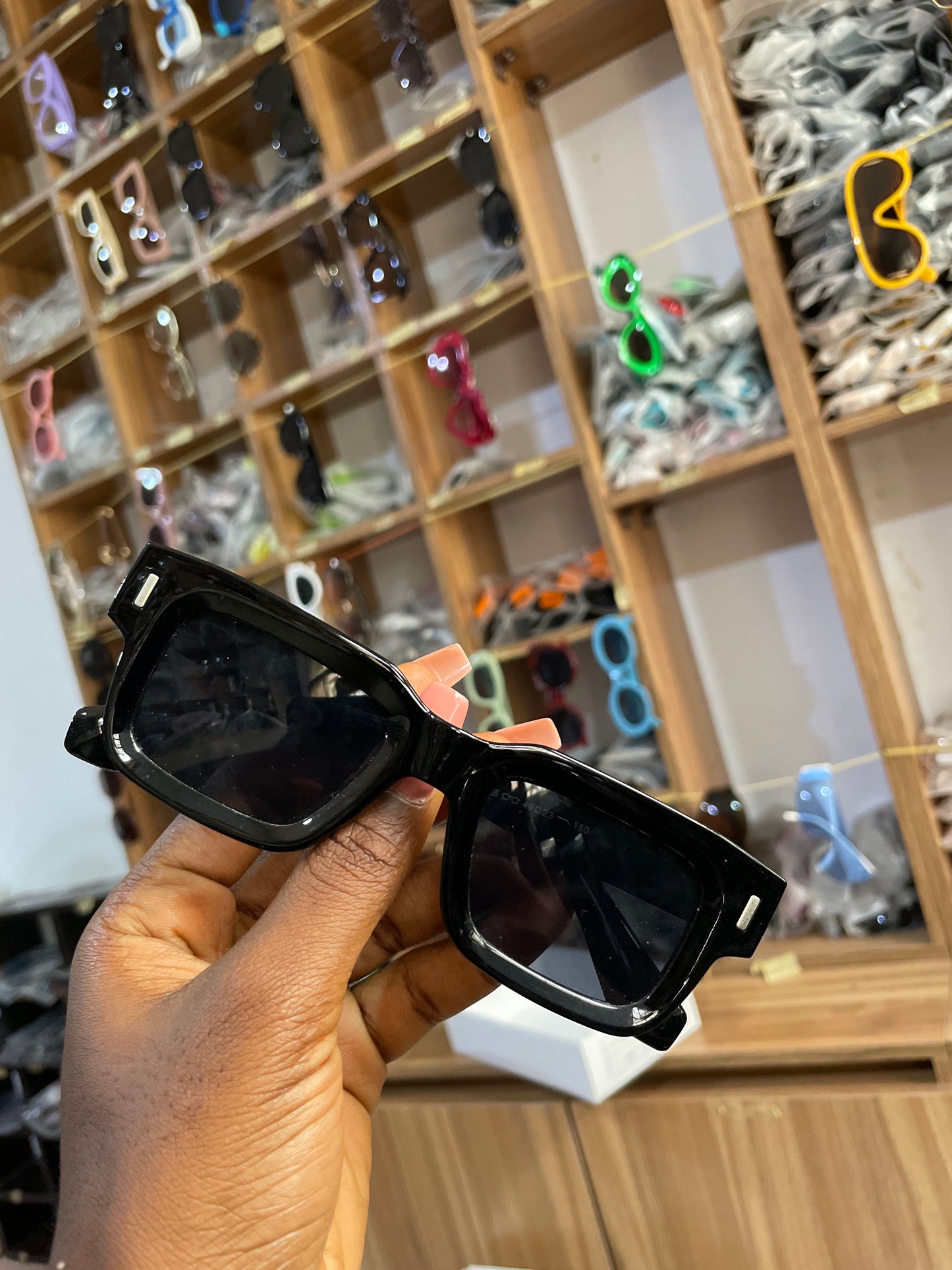 ACTION UNISEX SHADE
