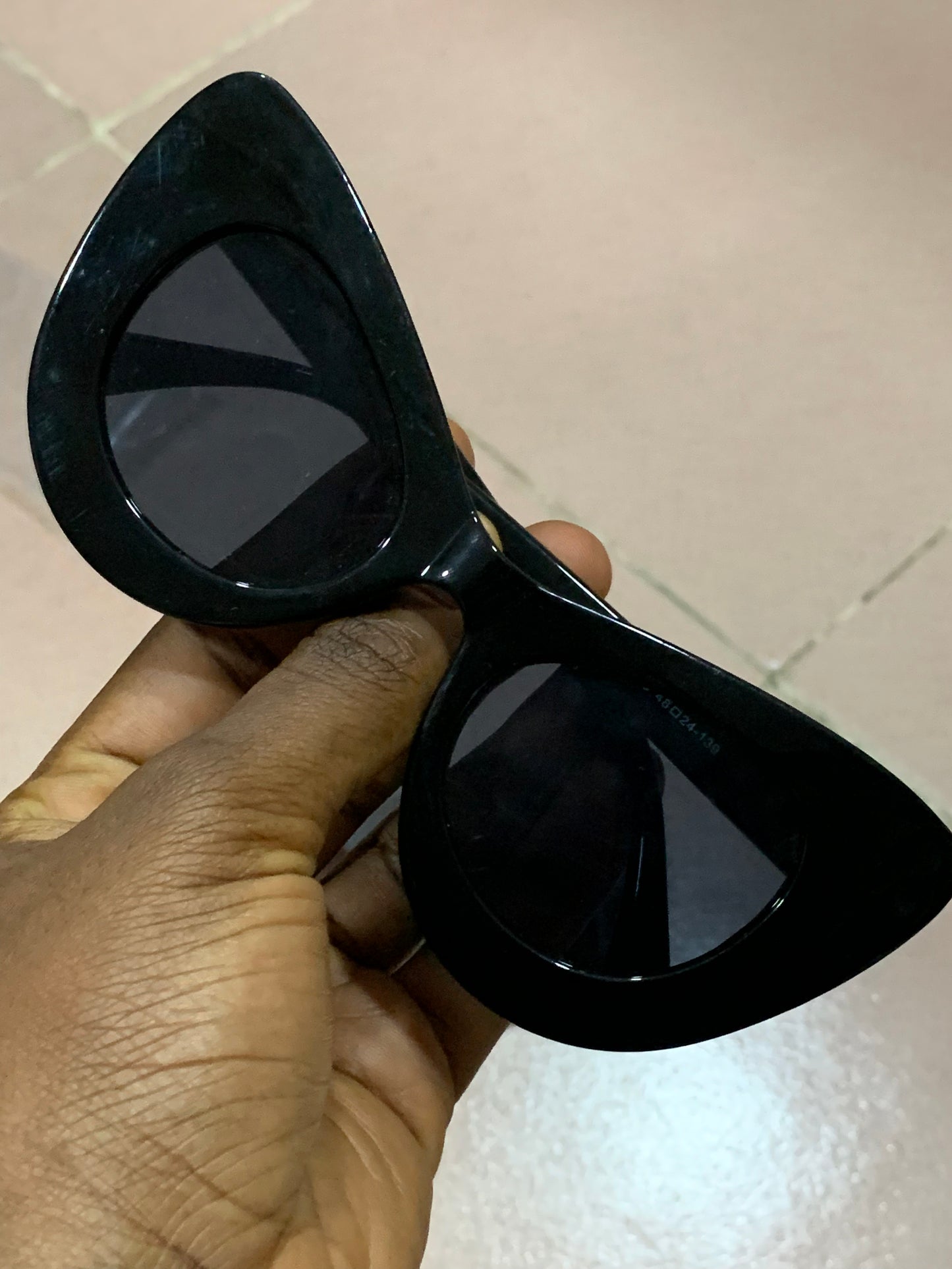 HENNY CAT EYE SHADE