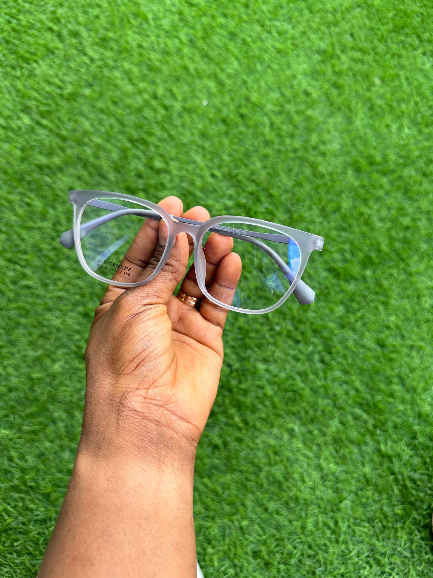 APRIL UNISEX TITANIUM FRAME