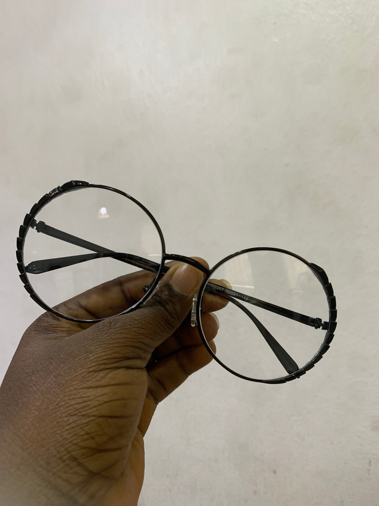 BOOKER ROUND METAL NERD