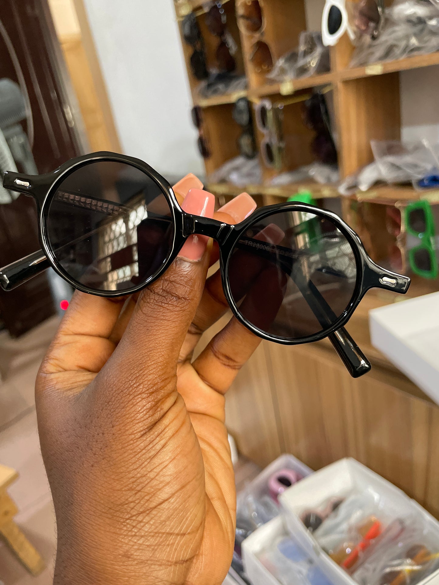 ROY UNISEX SHADE