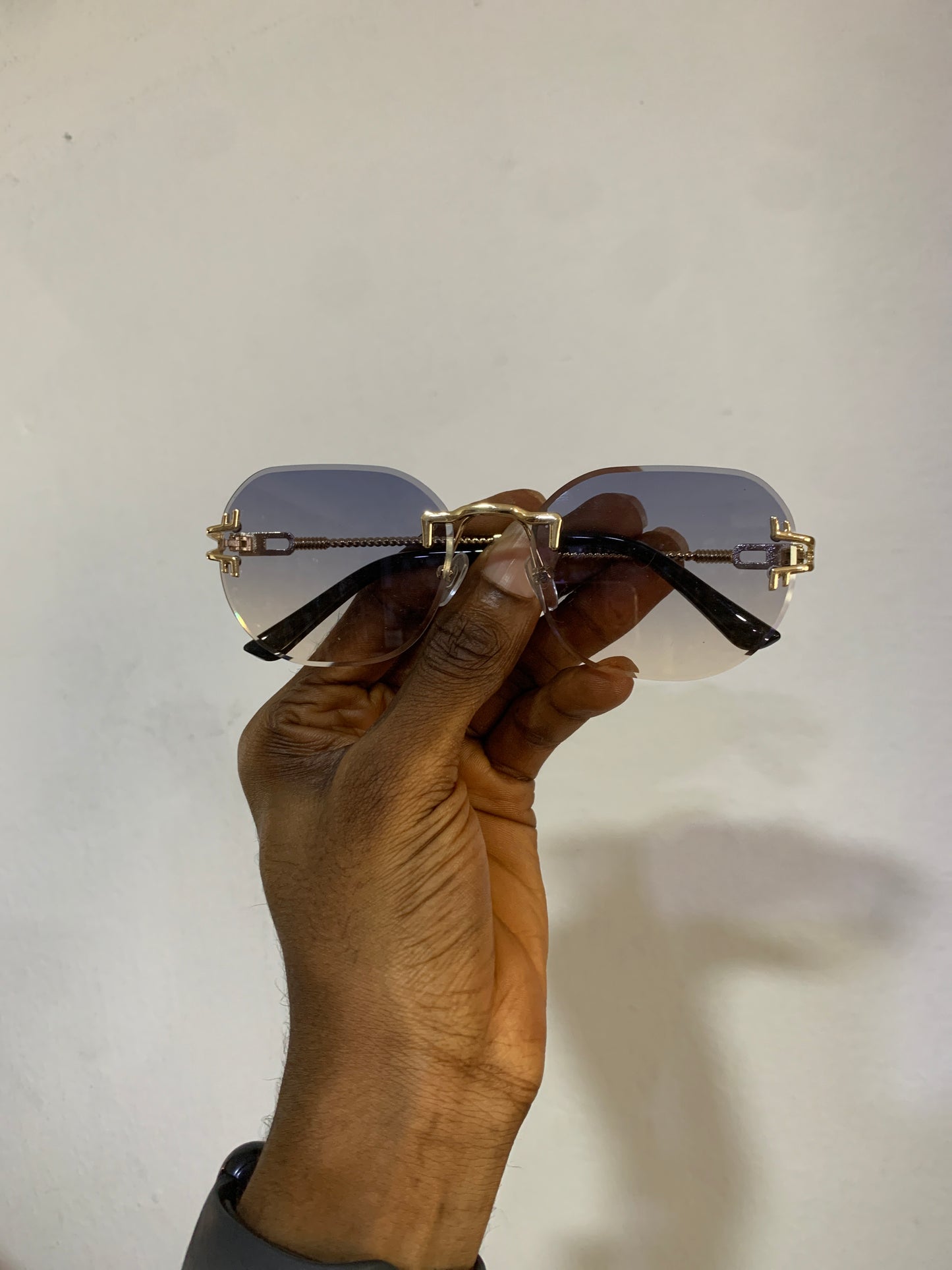 F F RIMLESS SHADE