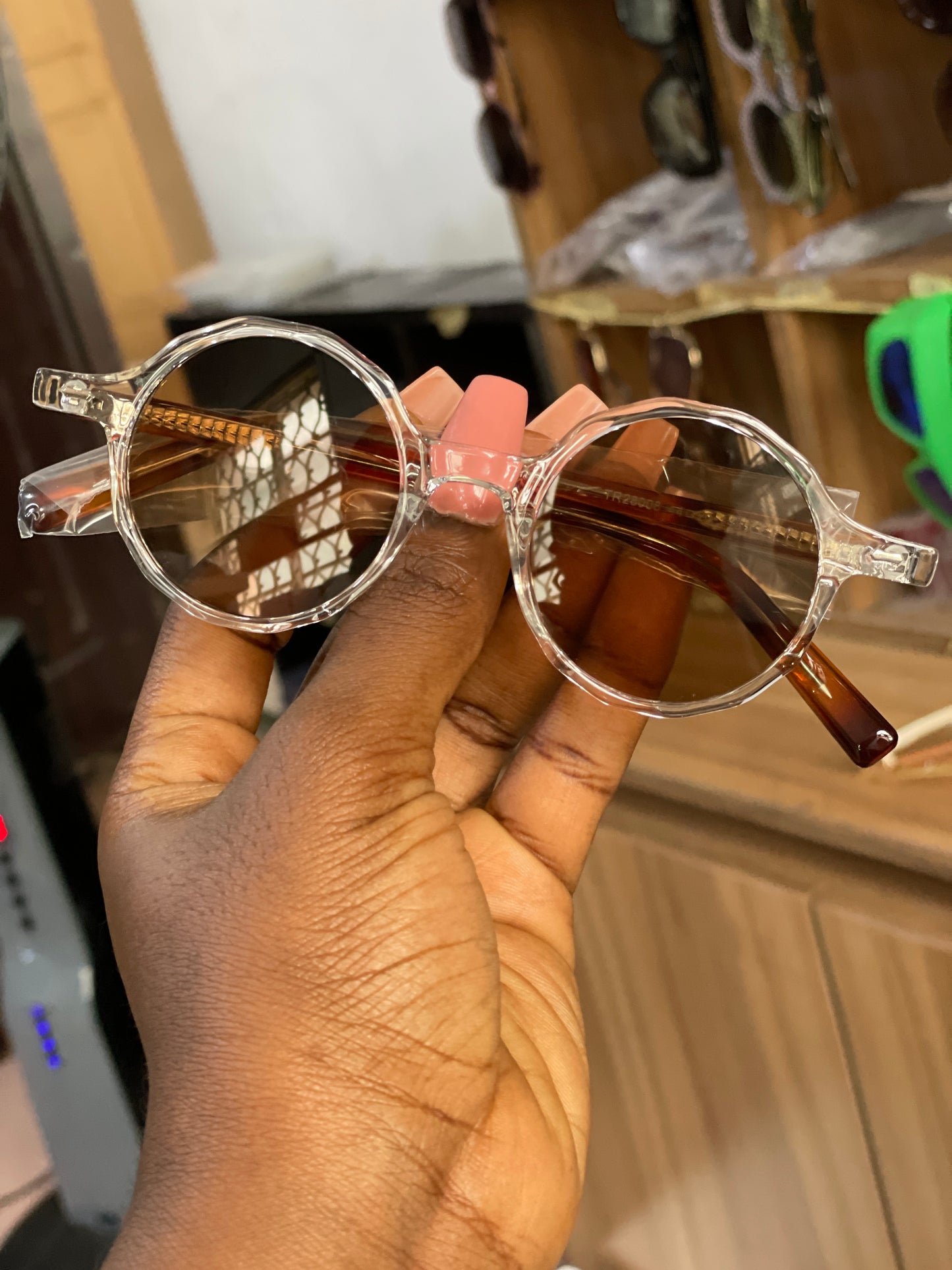 ROY UNISEX SHADE
