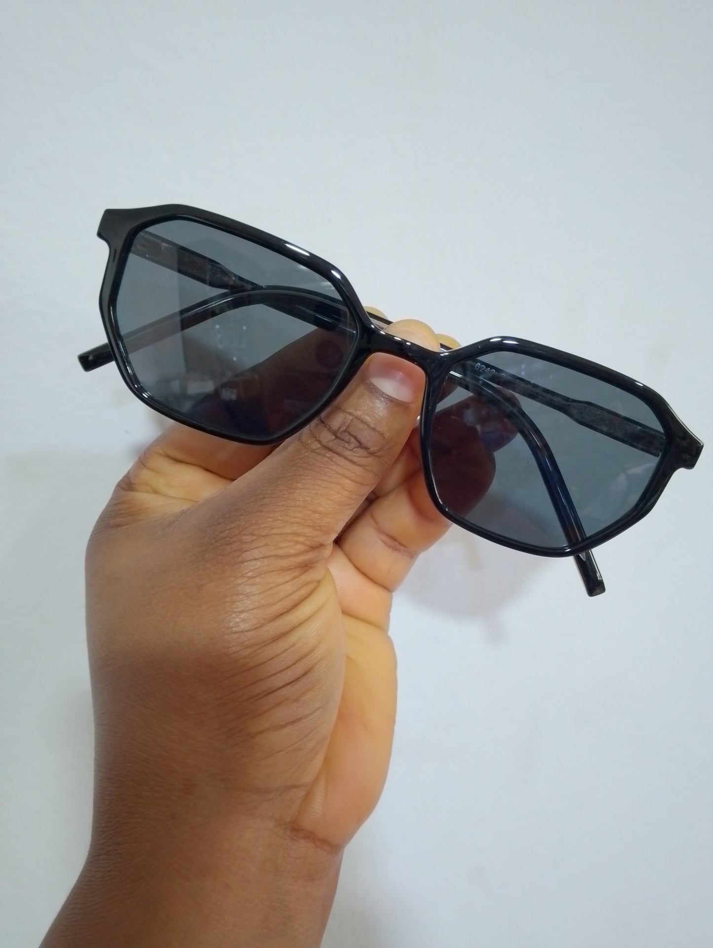 EASTON UNISEX SHADE