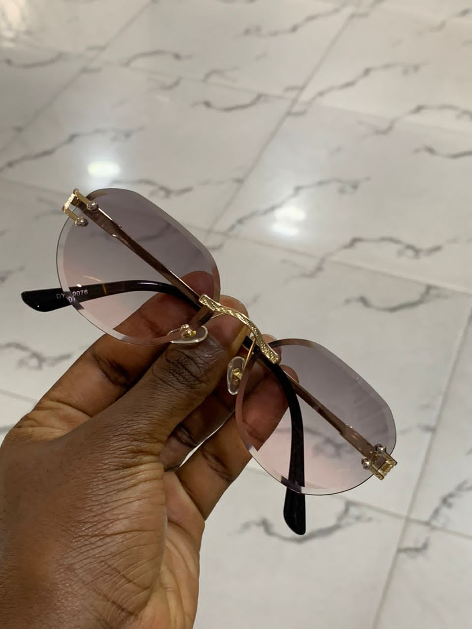 SEMI ROUND UNISEX RIMLESS SHADE